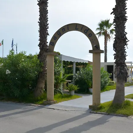 מלון Bagni Lido ואדה